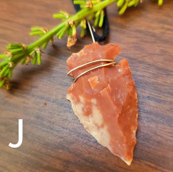 🌿 Natural Stone Arrowhead Necklace 🌿 - Picture 11 of 13
